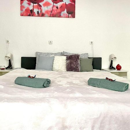 Very Warm Home With Big Bed Near New York Cafe Budapeşte Dış mekan fotoğraf